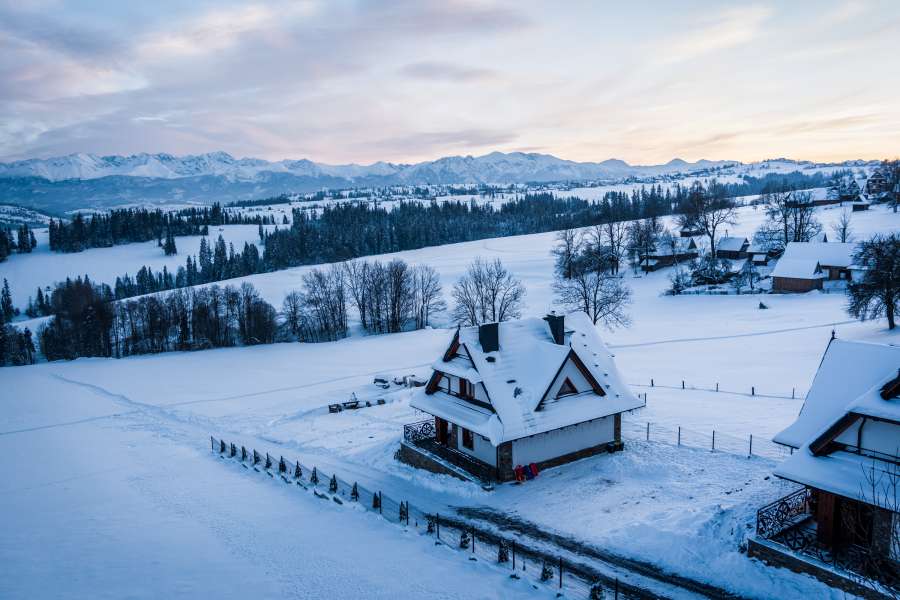 Zima w góralskiej  dolinie