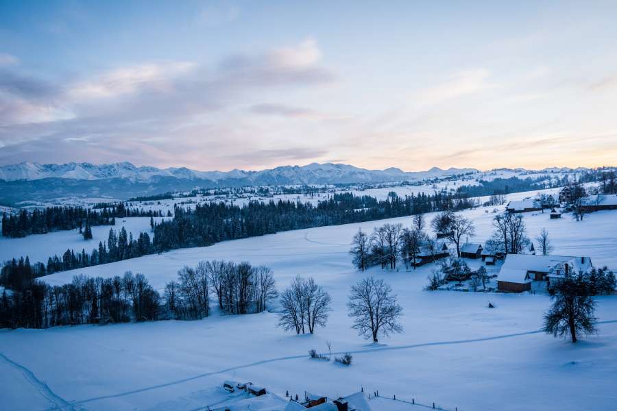 Zima w góralskiej  dolinie