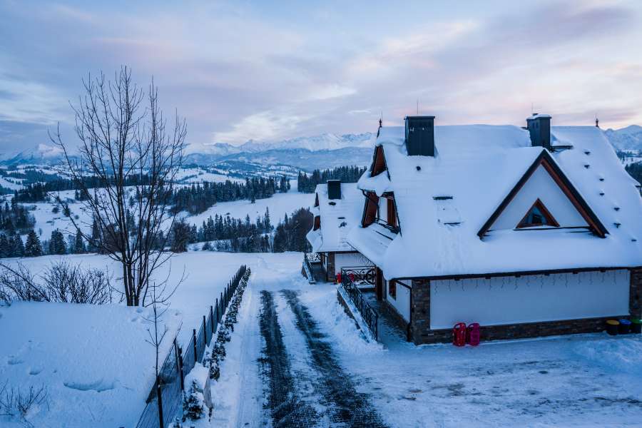 Zima w góralskiej  dolinie