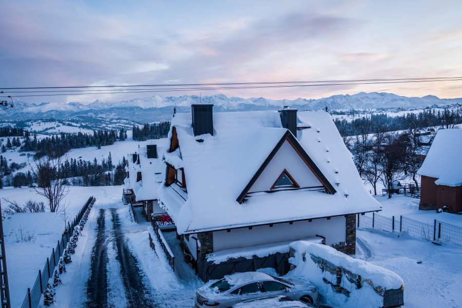 Zima w góralskiej  dolinie