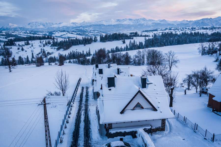 Zima w góralskiej  dolinie