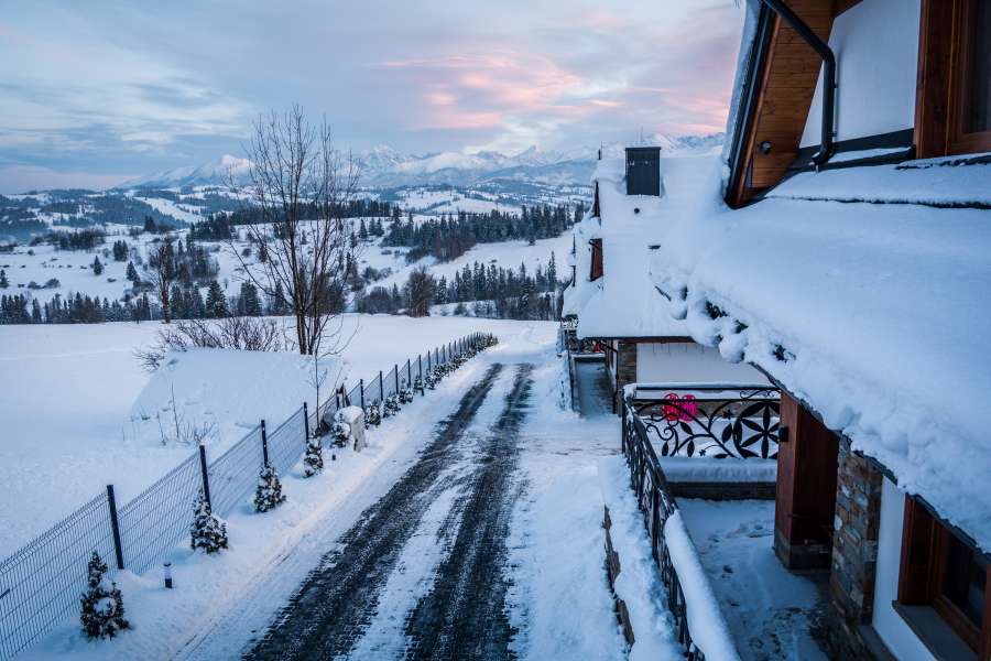 Zima w góralskiej  dolinie