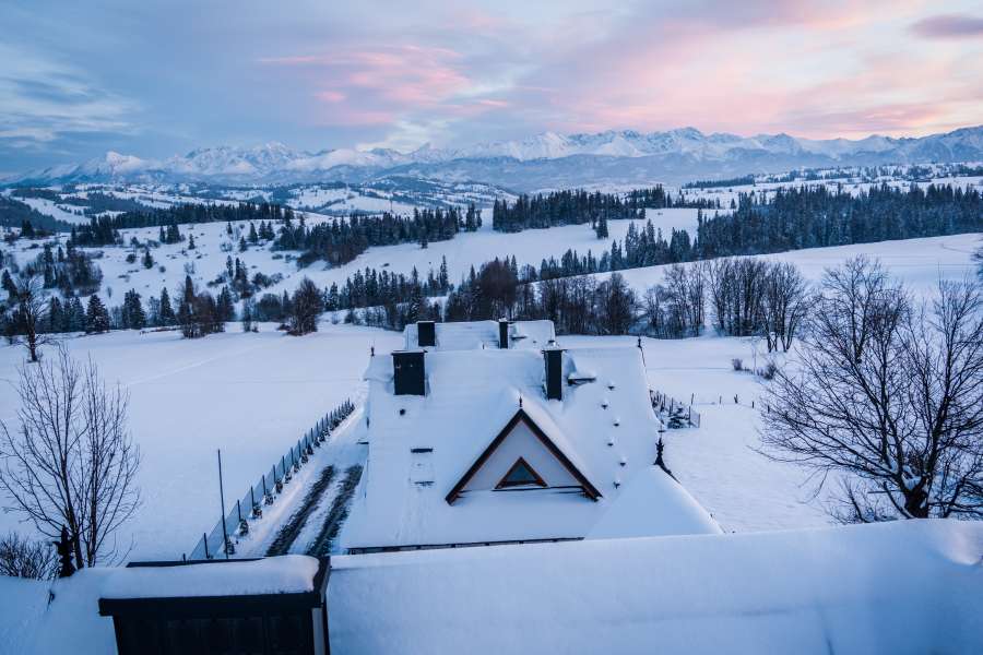 Zima w góralskiej  dolinie