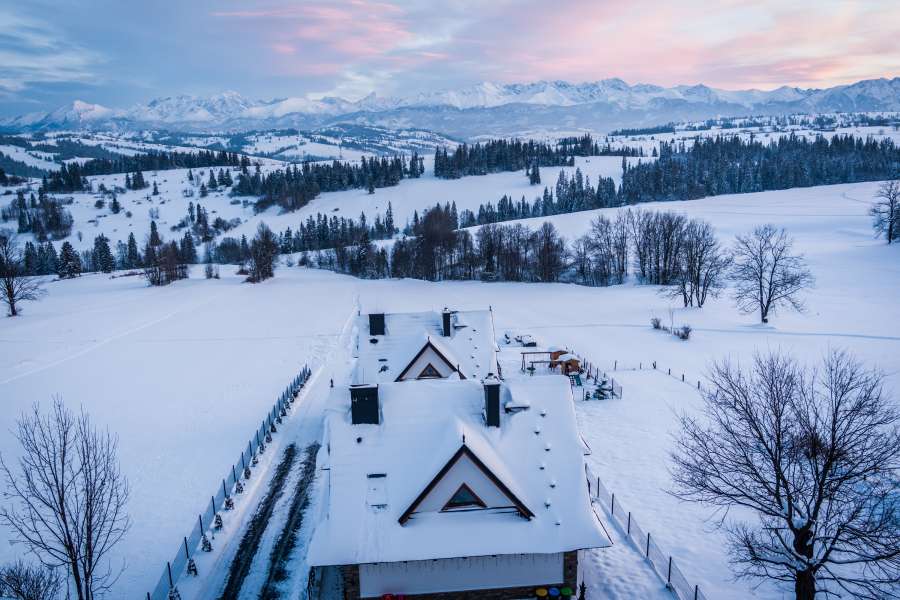 Zima w góralskiej  dolinie